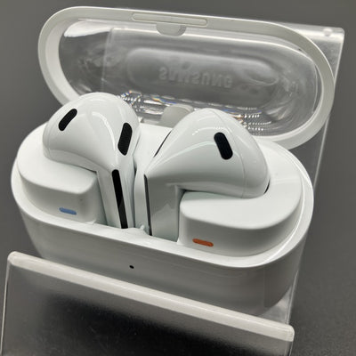 【中古】Galaxy Buds3 ホワイト 【SM-R530NZWAXJP】【秋葉原】