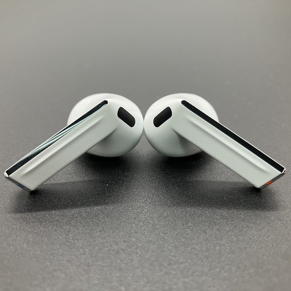 【中古】Galaxy Buds3 ホワイト 【SM-R530NZWAXJP】【秋葉原】