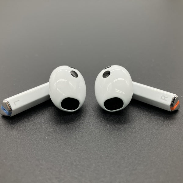 【中古】Galaxy Buds3 ホワイト 【SM-R530NZWAXJP】【秋葉原】