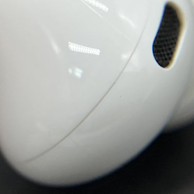 【中古】MagSafe充電ケース(USB-C)付きAirPods Pro(第2世代) MTJV3JA【秋葉原】