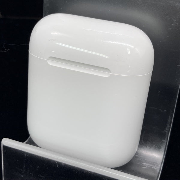 【中古】AirPods with Charging Case MV7N2J/A【秋葉原】