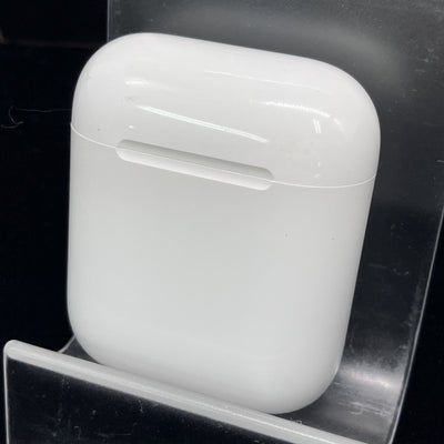 【中古】AirPods with Charging Case MV7N2J/A【秋葉原】