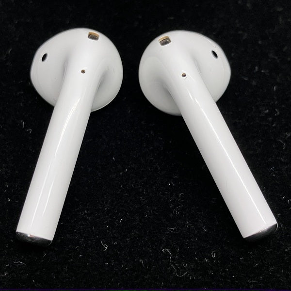 【中古】AirPods with Charging Case MV7N2J/A【秋葉原】