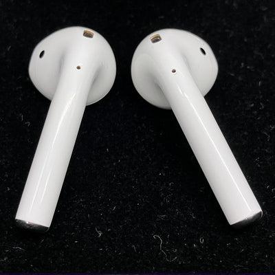 【中古】AirPods with Charging Case MV7N2J/A【秋葉原】