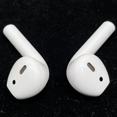 【中古】AirPods with Charging Case MV7N2J/A【秋葉原】