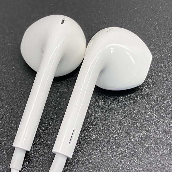 【中古】Apple EarPods with Remote and Mic【日本橋】