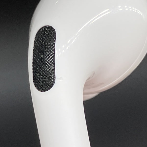 【中古】MagSafe充電ケース(USB-C)付きAirPods Pro(第2世代) MTJV3JA【秋葉原】