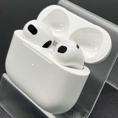 【中古】Airpods MPNY3J/A 3rd Generation  Lightning充電ケース付【秋葉原】
