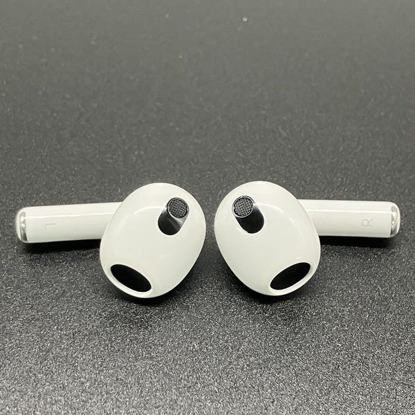 中古 Air pods 第3世代 MPNY3J/A Apple 【中古】Airpods MPNY3J/A 3rd Generation Lightning充電