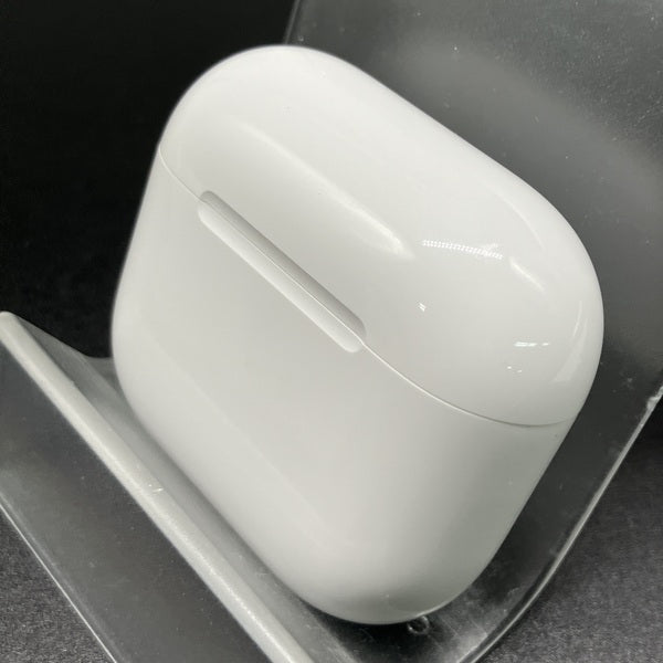 【中古】AirPods 4 MXP63J/A【秋葉原】