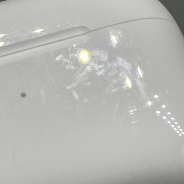 【中古】MagSafe充電ケース(USB-C)付きAirPods Pro(第2世代) MTJV3JA【秋葉原】