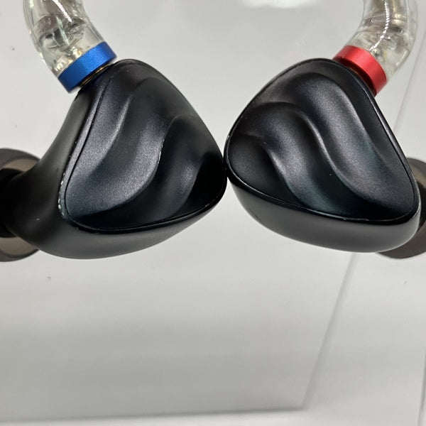 【中古】FH3 Black 【FIO-IEM-FH3-B】【秋葉原】