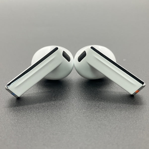 【中古】Galaxy Buds3 ホワイト 【SM-R530NZWAXJP】【秋葉原】
