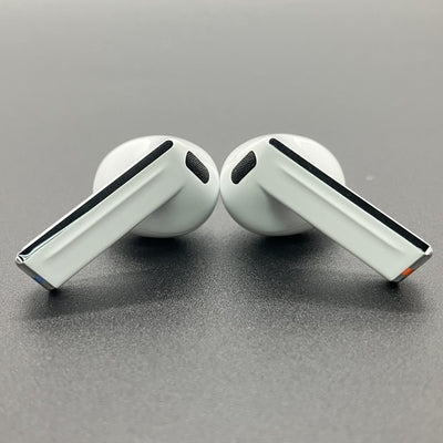 【中古】Galaxy Buds3 ホワイト 【SM-R530NZWAXJP】【秋葉原】