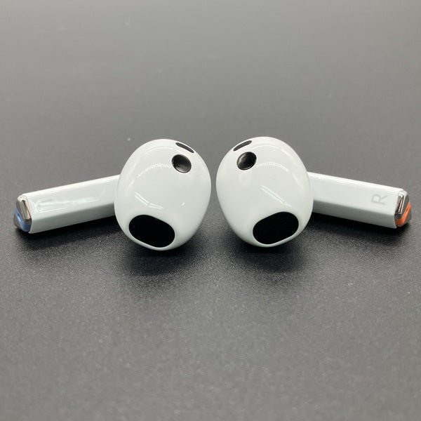【中古】Galaxy Buds3 ホワイト 【SM-R530NZWAXJP】【秋葉原】
