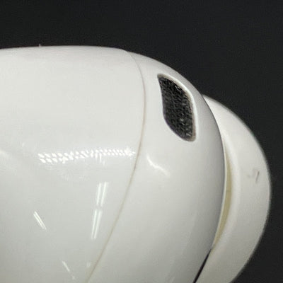 【中古】MagSafe充電ケース(USB-C)付きAirPods Pro(第2世代) MTJV3JA【秋葉原】