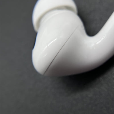 【中古】MagSafe充電ケース(USB-C)付きAirPods Pro(第2世代) MTJV3JA【秋葉原】