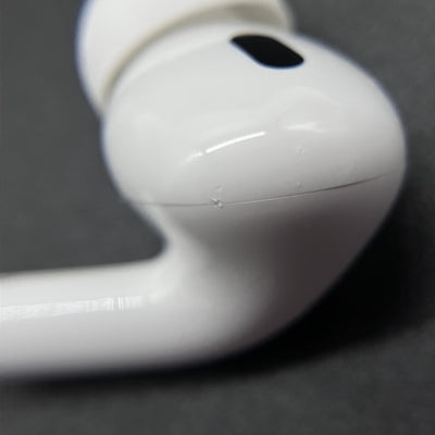 【中古】MagSafe充電ケース(USB-C)付きAirPods Pro(第2世代) MTJV3JA【秋葉原】