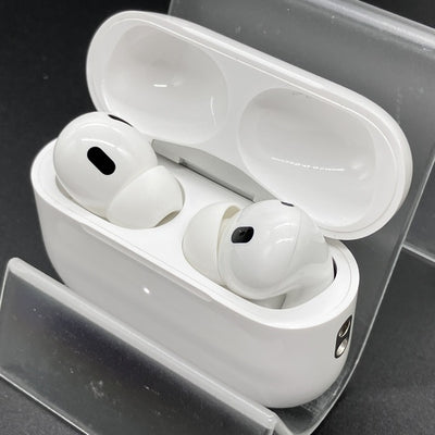 【中古】MagSafe充電ケース(USB-C)付きAirPods Pro(第2世代) MTJV3JA【秋葉原】