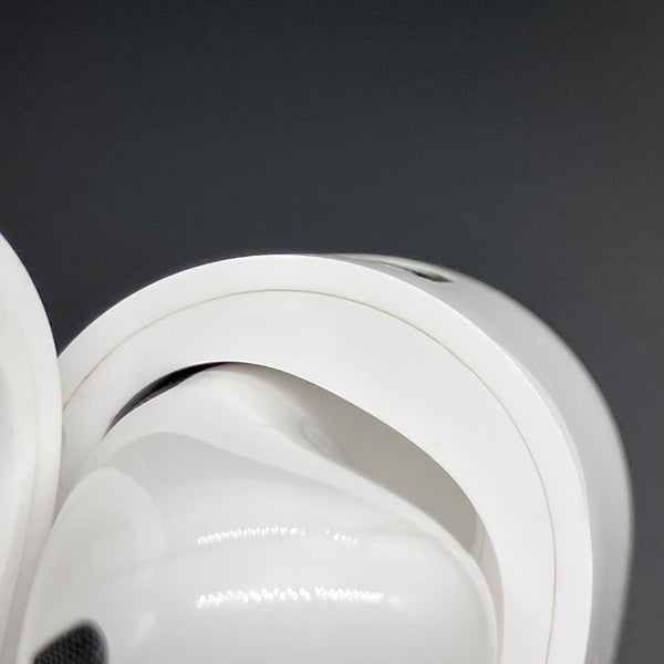 【中古】AirPods Pro (第2世代) MQD83J/A【秋葉原】