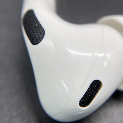 【中古】MagSafe充電ケース(USB-C)付きAirPods Pro(第2世代) MTJV3JA【秋葉原】