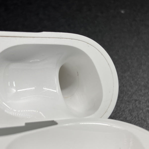 【中古】AirPods Pro (第2世代) MagSafe充電ケース(USB-C)【秋葉原】