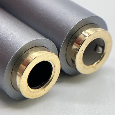 【中古】UGREEN / 3.5mm オーディオケーブル 変換ケーブル 4極/TRRS 3極 3.5mm 分配ケーブル 3.5mm オス to 2*メス（ヘッドホン+マイク）【名古屋】