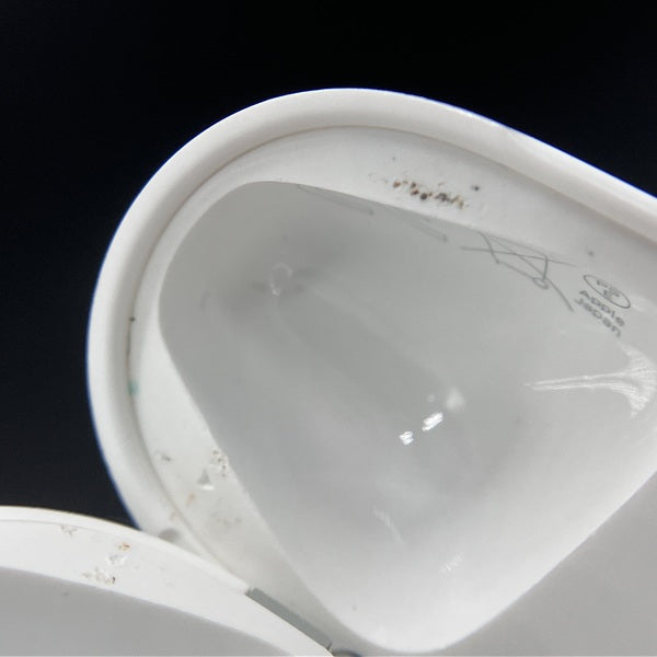 【中古】Wireless Charging Case for AirPods MR8U2J/A【日本橋】