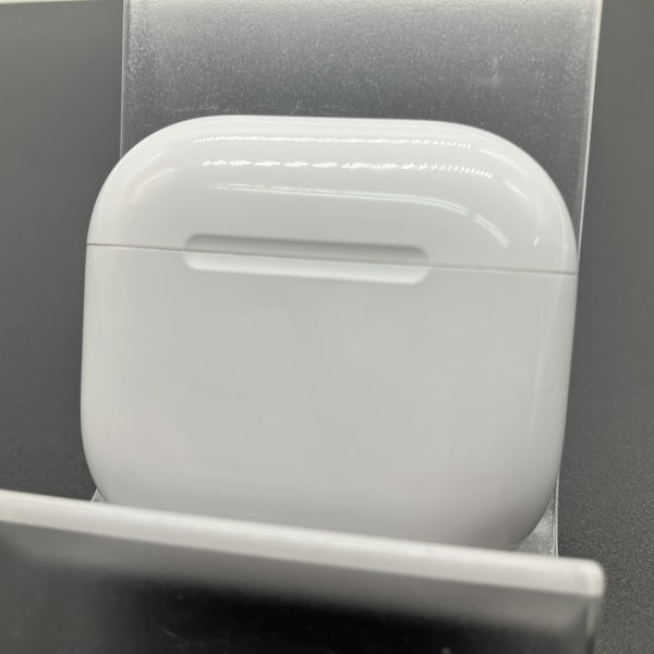 【中古】AirPods 4 MXP63J/A【秋葉原】