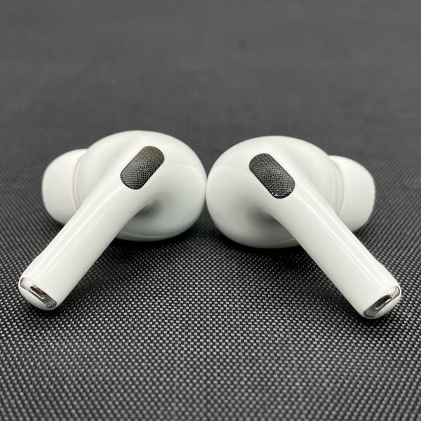 【中古】MagSafe充電ケース(USB-C)付きAirPods Pro(第2世代) MTJV3JA【秋葉原】