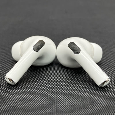 【中古】MagSafe充電ケース(USB-C)付きAirPods Pro(第2世代) MTJV3JA【秋葉原】