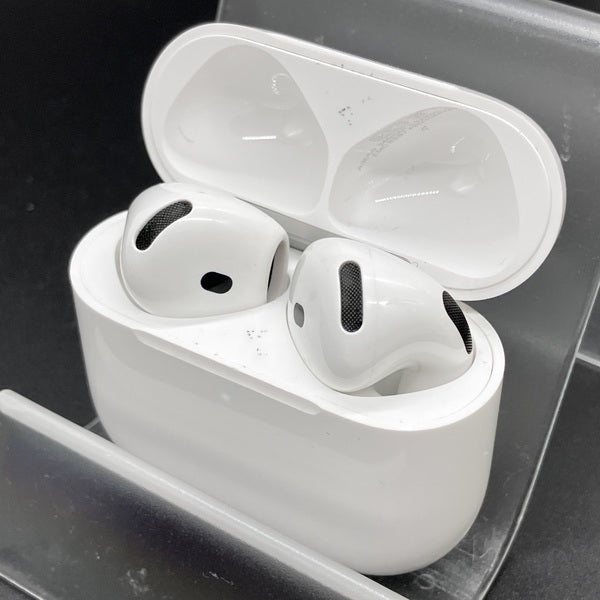 Apple 【中古】AirPods 4 MXP93J/A（アクティブノイズキャンセ