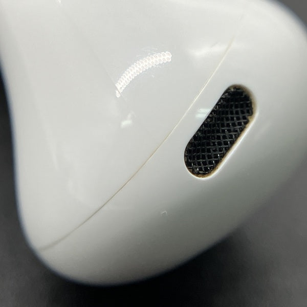 【中古】MagSafe充電ケース(USB-C)付きAirPods Pro(第2世代) MTJV3JA【秋葉原】