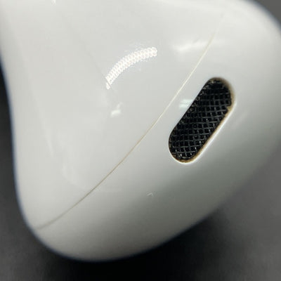 【中古】MagSafe充電ケース(USB-C)付きAirPods Pro(第2世代) MTJV3JA【秋葉原】