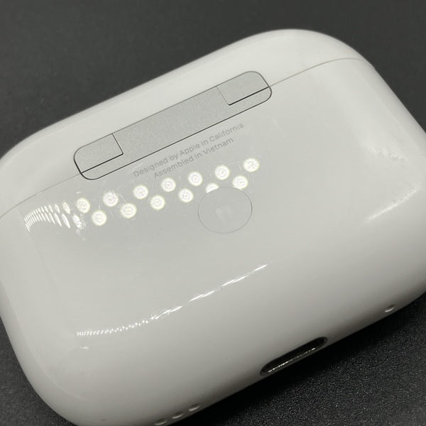 【中古】MagSafe充電ケース(USB-C)付きAirPods Pro(第2世代) MTJV3JA【秋葉原】