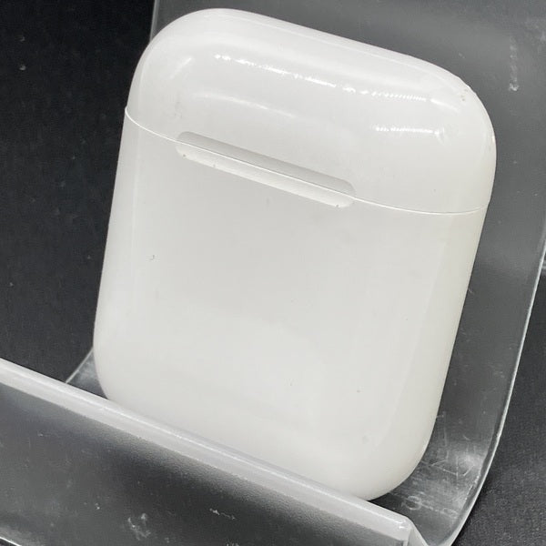 【中古】AirPods with Charging Case MV7N2J/A【日本橋】