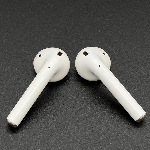 【中古】AirPods with Charging Case MV7N2J/A【日本橋】