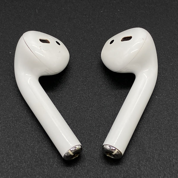 【中古】AirPods with Charging Case MV7N2J/A【日本橋】