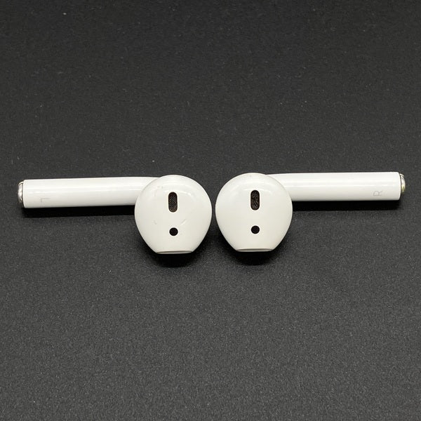 【中古】AirPods with Charging Case MV7N2J/A【日本橋】