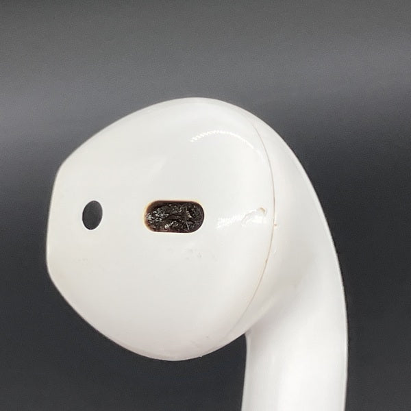 【中古】AirPods with Charging Case MV7N2J/A【日本橋】