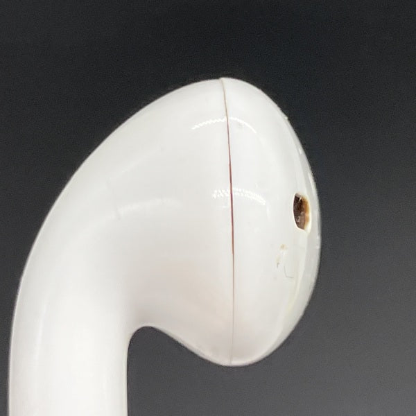 【中古】AirPods with Charging Case MV7N2J/A【日本橋】