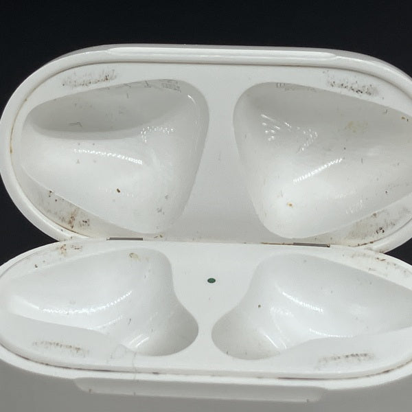 【中古】AirPods with Charging Case MV7N2J/A【日本橋】
