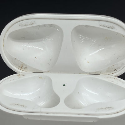 【中古】AirPods with Charging Case MV7N2J/A【日本橋】