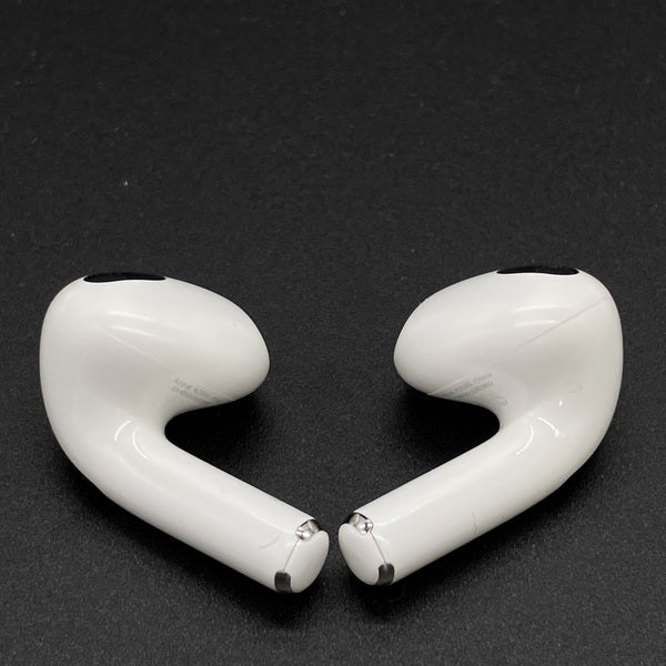 Apple Air Pods MME73J/A【中古品】52250419G02S 第3世代】AirPods MagSafe充電ケース付き MME73J/A|中古