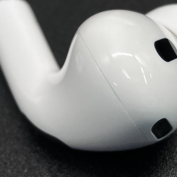 【中古】MagSafe充電ケース(USB-C)付きAirPods Pro(第2世代) MTJV3JA【秋葉原】