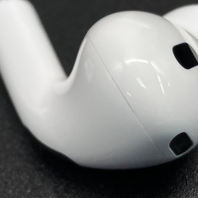 【中古】MagSafe充電ケース(USB-C)付きAirPods Pro(第2世代) MTJV3JA【秋葉原】