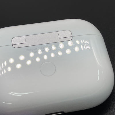【中古】MagSafe充電ケース(USB-C)付きAirPods Pro(第2世代) MTJV3JA【秋葉原】