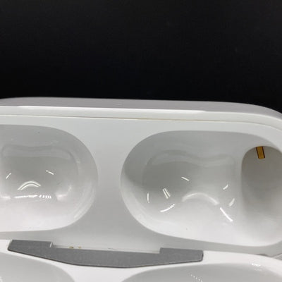 【中古】MagSafe充電ケース(USB-C)付きAirPods Pro(第2世代) MTJV3JA【秋葉原】