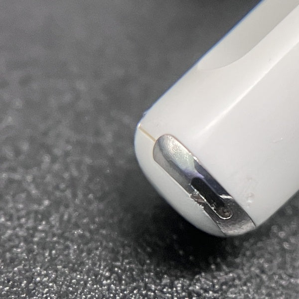 【中古】MagSafe充電ケース(USB-C)付きAirPods Pro(第2世代) MTJV3JA【秋葉原】