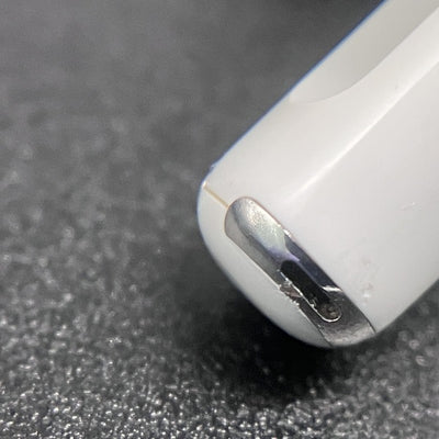 【中古】MagSafe充電ケース(USB-C)付きAirPods Pro(第2世代) MTJV3JA【秋葉原】